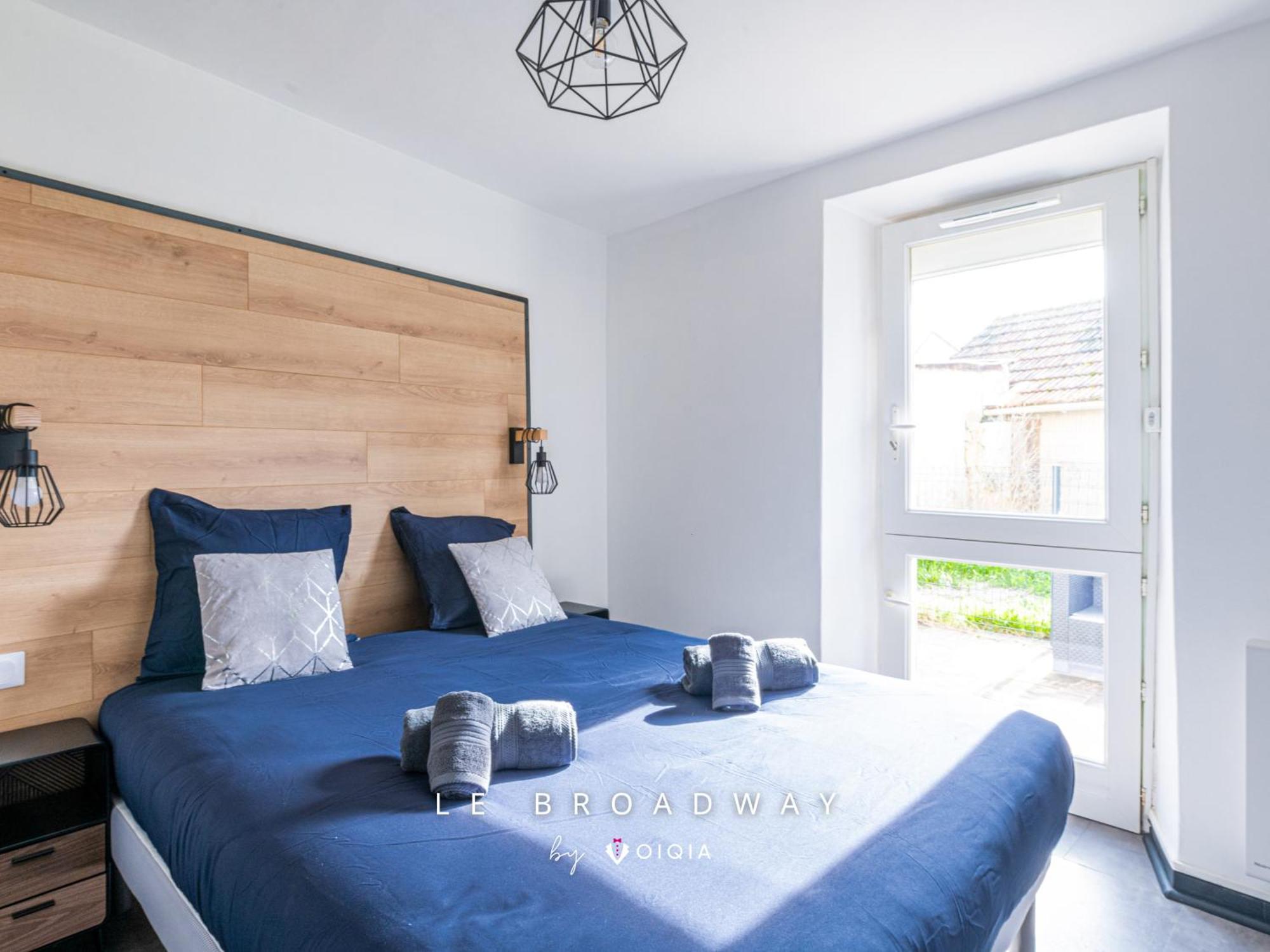 Apartment Le Broadway ~ Terrasse ~ Proche Gare Saint-Cheron